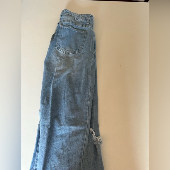 Jeans - Picture 1 of 3